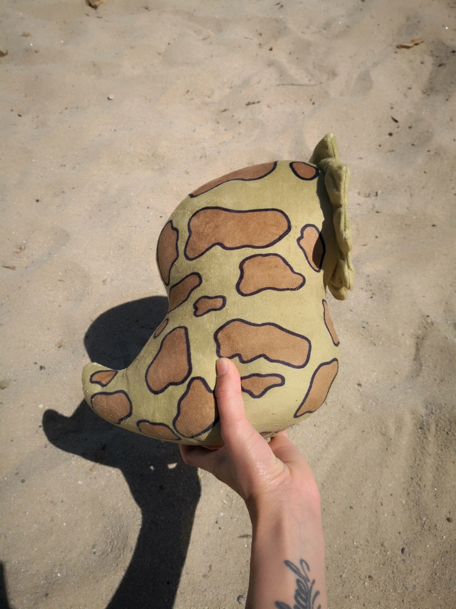 Dune The Great Sandworm: Shai-Hulud Plushie & Hard Enamel Pin Gift Bundle